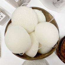 Load image into Gallery viewer, us &amp; the earth konjac facial sponge
